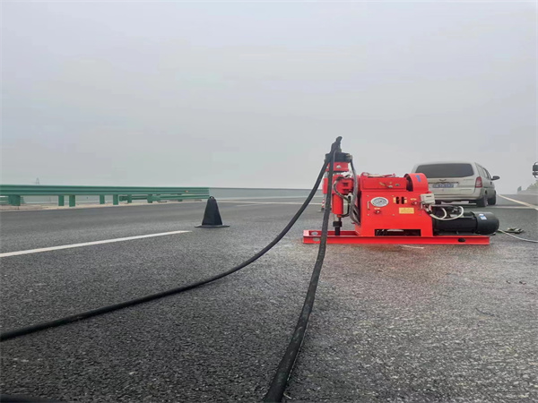 丹寨马路路基路面开裂下沉注浆加固灌浆